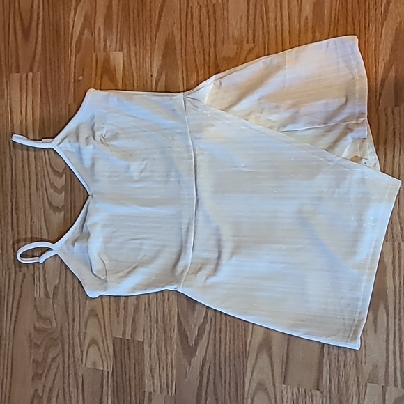 Popular Basics Cream Shimmer Short / Skort Romper Size Medium - Picture 1 of 14